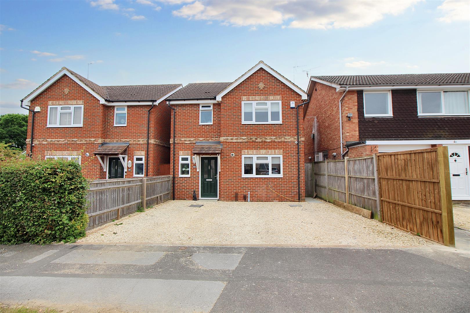 3 bed property in Riley Road, Reading